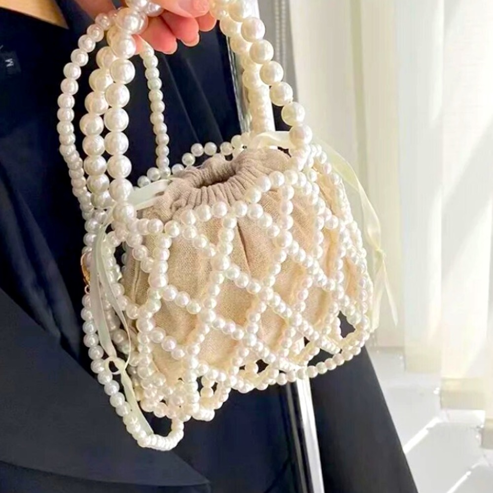 Sexy vinatge vibe pearl statement purse